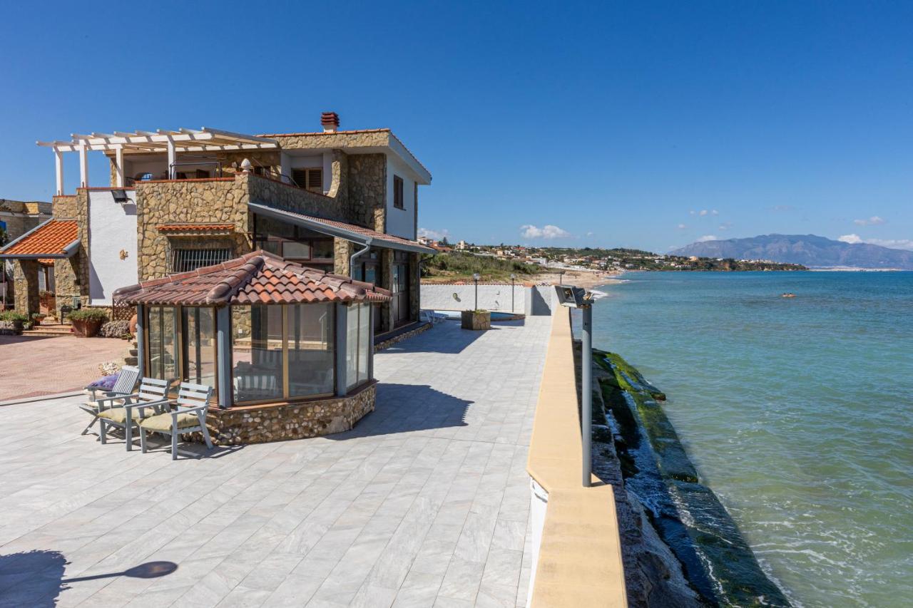 Casa Vacanza Barbera - In Riva Al Mare Villa Trappeto  Exteriör bild