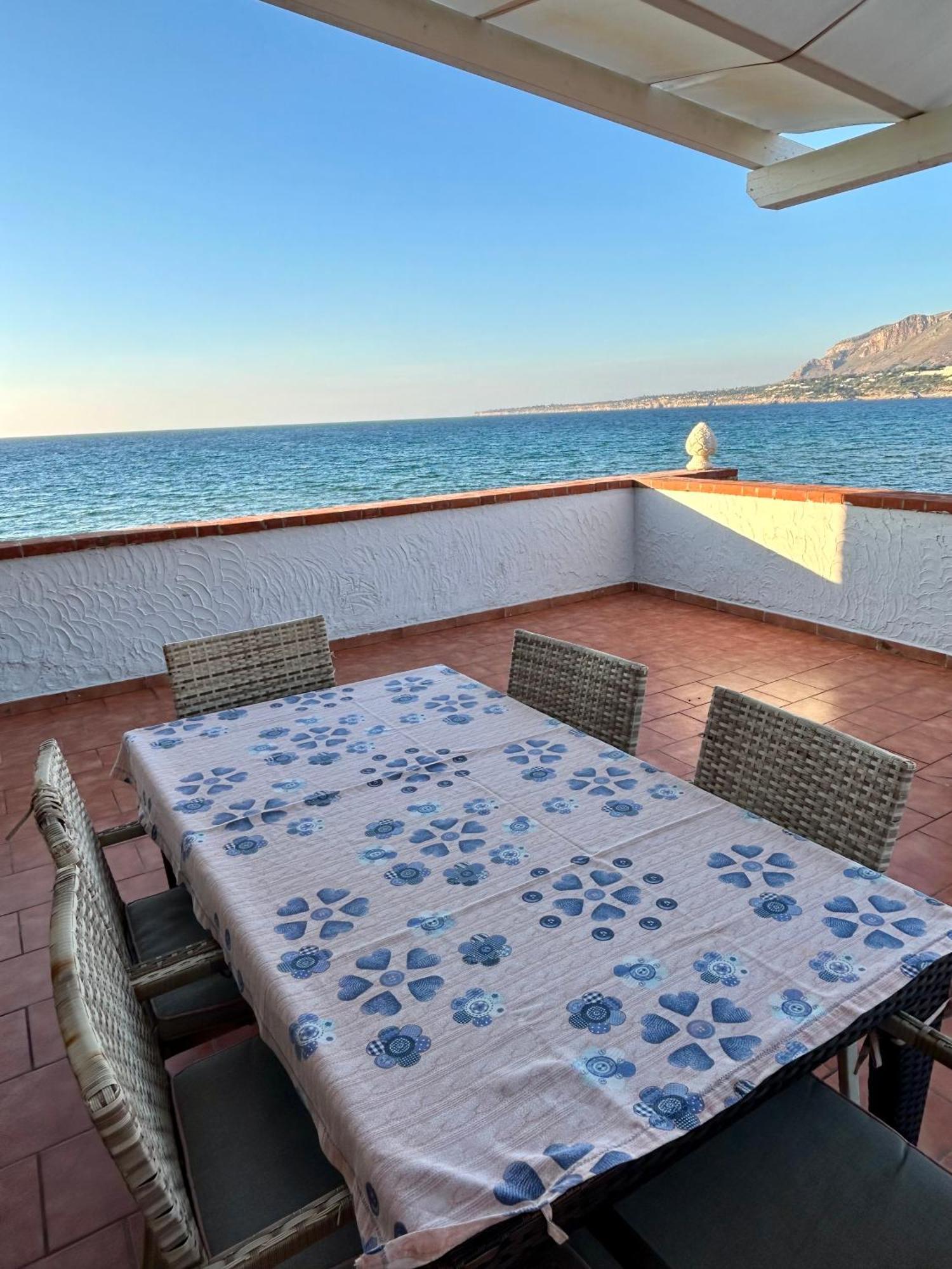 Casa Vacanza Barbera - In Riva Al Mare Villa Trappeto  Exteriör bild
