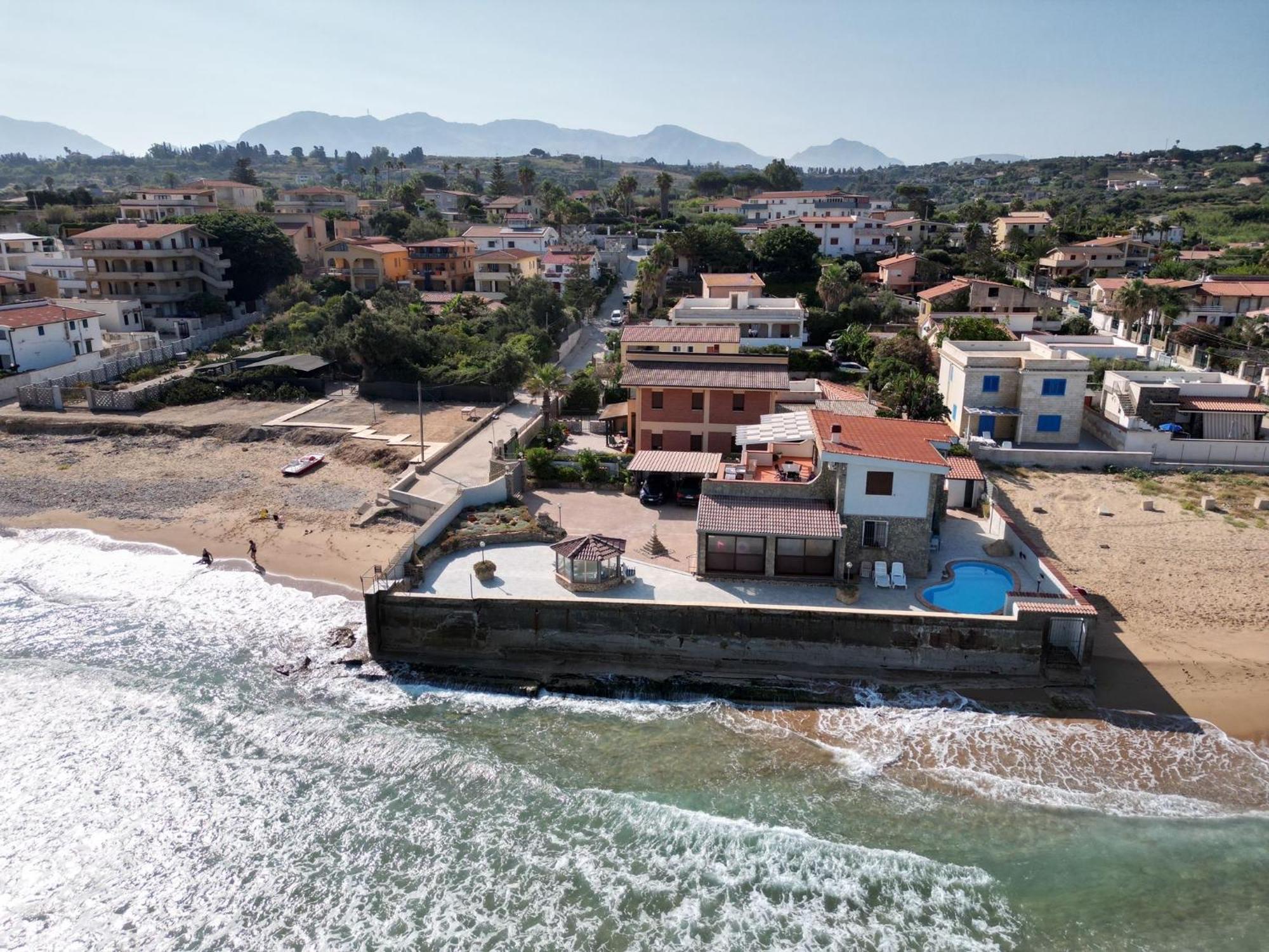 Casa Vacanza Barbera - In Riva Al Mare Villa Trappeto  Exteriör bild